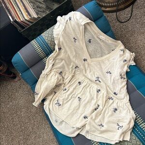 Chic Cream Blouse with Blue Floral Accents